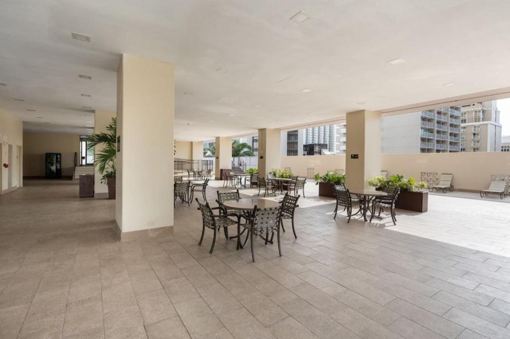 הונולולו Heart Of Waikiki,1Bdrm,Free Parking, Wifi,No Resort Fees,Youtube,Netflix ! מראה חיצוני תמונה